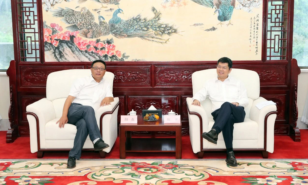 重慶市涪陵區政協(xié)副主席、清溪園區管委會(huì )主任陽(yáng)森考察萬(wàn)豐