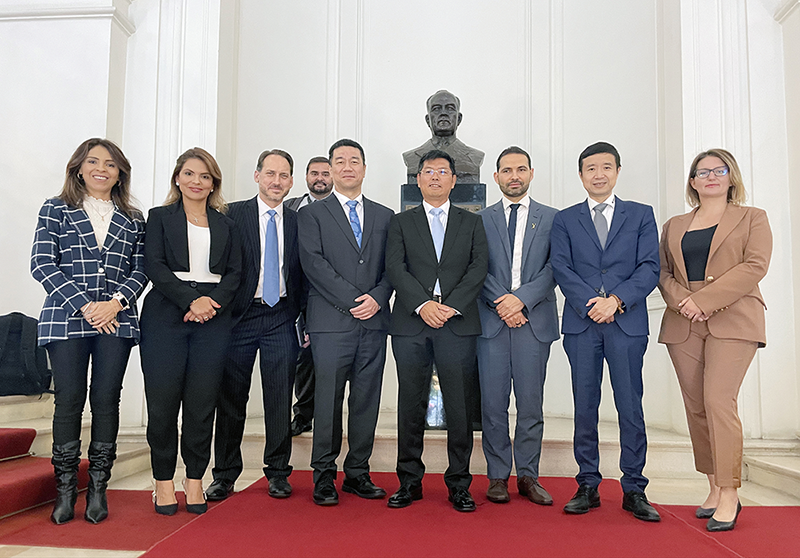 陳濱董事長(cháng)拜訪(fǎng)巴西總統府民事辦公室主任、基礎設施部部長(cháng)等政府領(lǐng)導